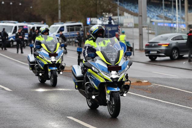 29 11 2025, Football, Men, 3 League, Season 2025 2026, 1 FC Saarbrücken Rot Weiss Essen, The police operation around the Ludwigsparkstadion, Police motorcycles in action Saarbrücken Ludwigsparkstadion Saarland Germany DEU Copyright: xSebastianxBachx