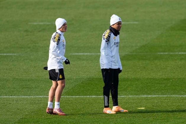 November 29, 2025, Valdebebas, Madrid, Spain: Arda Guler and Kylian Mbappe during the training day of Real Madrid ahead the Spanish League, LaLiga EA Sports, football match against Girona FC at Ciudad Deportiva Real Madrid on November 29, 2025, in Valdebebas, Madrid, Spain. Valdebebas Spain - ZUMAa181 20251129_zaa_a181_002 Copyright: xOscarxJ.xBarrosox