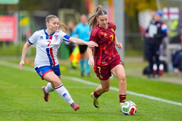 29 11 2025, xydrx, Football, International, European Championship Qualification U19 Women, Germany Faroe Islands, Sportschule Wedau Jakobina Bergsdottir FRO 7 in duel against Zoe Schick GER 7 DFB regulations prohibit any use of photographs as image sequences and or quasi video Photo xYannisxDreimannxPressefotokochx Nordrhein Westfahlen Germany