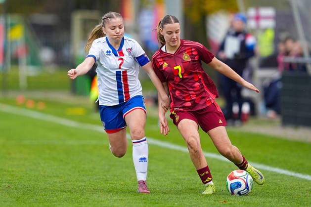29 11 2025, xydrx, Football, International, European Championship Qualification U19 Women, Germany Faroe Islands, Sportschule Wedau Jakobina Bergsdottir FRO 7 in duel against Zoe Schick GER 7 DFB regulations prohibit any use of photographs as image sequences and or quasi video Photo xYannisxDreimannxPressefotokochx Nordrhein Westfahlen Germany