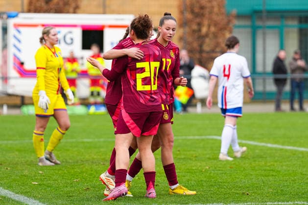 29 11 2025, xydrx, Football, International, European Championship Qualification U19 Women, Germany Faroe Islands, Sportschule Wedau Goal celebration after the goal to 8 0 for Germany by scorer Maria Penner GER 14 together with Helen Boerner GER 17 and Amy Wrigge GER 20 DFB regulations prohibit any use of photographs as image sequences and or quasi video Photo xYannisxDreimannxPressefotokochx Nordrhein Westfahlen Germany
