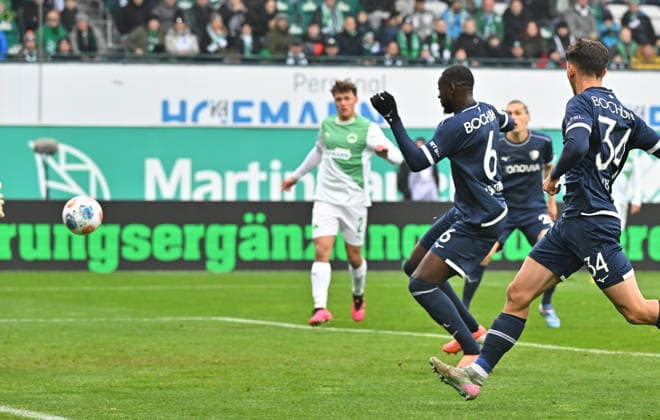 29 11 2025 Soccer Season 2025 2026 2 Soccer Bundesliga 14 Matchday SpVgg Greuther Fürth Kleeblatt VfL Bochum Sportfoto Zink MeZi xmexzix DFL regulations prohibit any use of photographs as image sequences and or quasi video only for editorial use Ibrahima Sissoko 6, VfL Bochum scores Goal Goal shot to 0 1