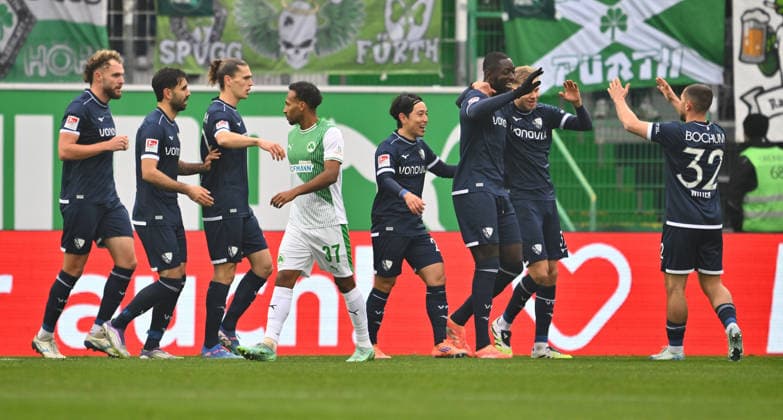 29 11 2025 Soccer season 2025 2026 2 Soccer Bundesliga 14 Matchday SpVgg Greuther Fürth Kleeblatt VfL Bochum Sportfoto Zink xwoxzix DFL regulations prohibit any use of photographs as image sequences and or quasi video only for editorial use Julian Green 37, SpVgg Greuther Fürth disappointed disappointment behind goal celebration jubilation joy after scoring goal shot to 0 1 by Ibrahima Sissoko 6, VfL Bochum