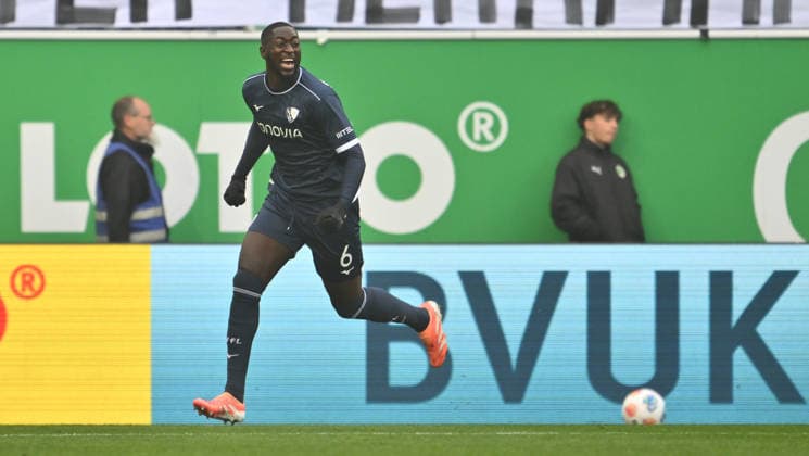 29 11 2025 Soccer Season 2025 2026 2 Soccer Bundesliga 14 Matchday SpVgg Greuther Fürth Kleeblatt VfL Bochum Sportfoto Zink xwoxzix DFL regulations prohibit any use of photographs as image sequences and or quasi video only for editorial use Torjubel Jubel Freude nach Treffer Tor Torschuß zum 0 2 durch Ibrahima Sissoko 6, VfL Bochum