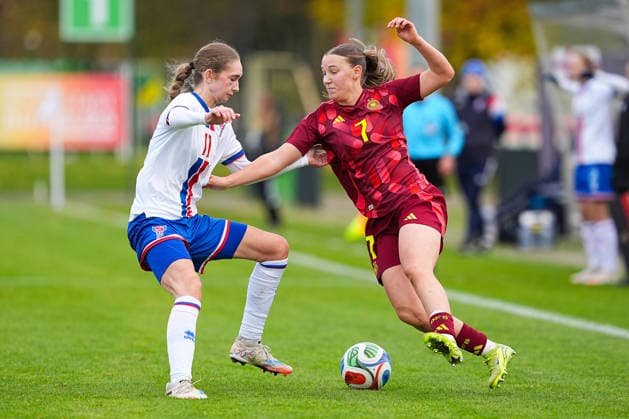 29 11 2025, xydrx, Football, International, European Championship Qualification U19 Women, Germany Faroe Islands, Sportschule Wedau Eydna Dalheim FRO 11 in duel against Zoe Schick GER 7 DFB regulations prohibit any use of photographs as image sequences and or quasi video Photo xYannisxDreimannxPressefotokochx Nordrhein Westfahlen Germany