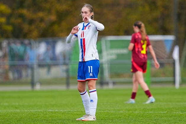 29 11 2025, xydrx, Football, International, European Championship Qualification U19 Women, Germany Faroe Islands, Sportschule Wedau Eydna Dalheim FRO 11 disappointed after the 8 0 defeat DFB regulations prohibit any use of photographs as image sequences and or quasi video Photo xYannisxDreimannxPressefotokochx Nordrhein Westfahlen Germany