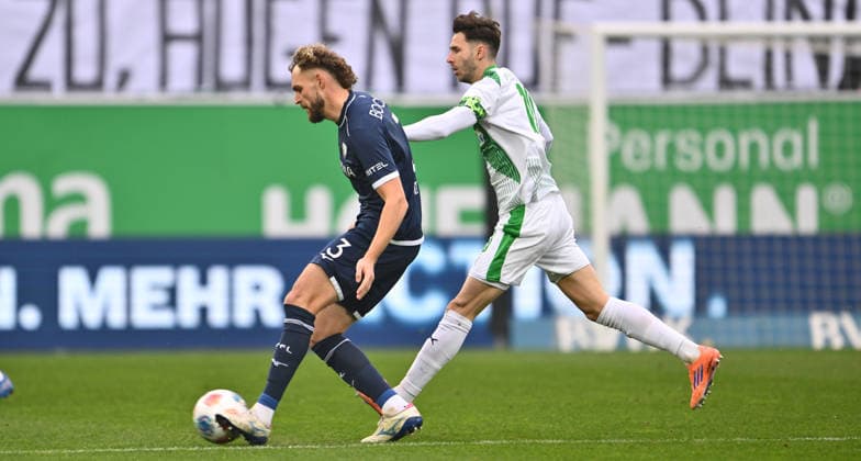 29 11 2025 Soccer Season 2025 2026 2 Soccer Bundesliga 14 Matchday SpVgg Greuther Fürth Kleeblatt VfL Bochum Sportfoto Zink xwoxzix DFL regulations prohibit any use of photographs as image sequences and or quasi video only for editorial use Philipp Strompf 3, VfL Bochum Branimir Hrgota 10, SpVgg Greuther Fürth