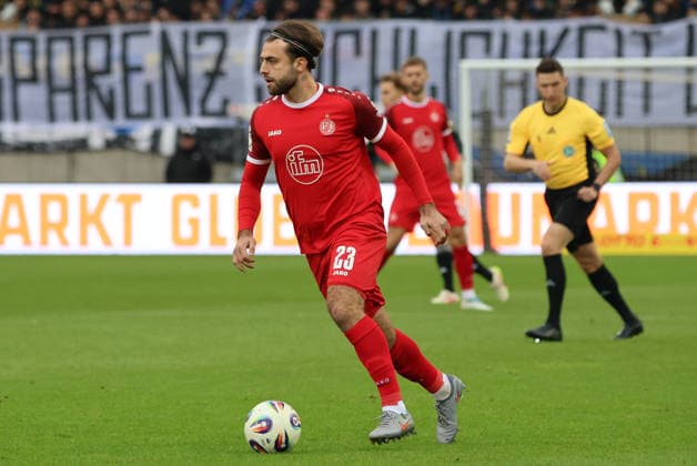 29 11 2025, Football, Men, 3 League, Season 2025 2026, 1 FC Saarbrücken Rot Weiss Essen, Jose Enrique Rios Alonso Rot Weiss Essen Saarbrücken Ludwigsparkstadion Saarland Germany DEU Copyright: xSebastianxBachx