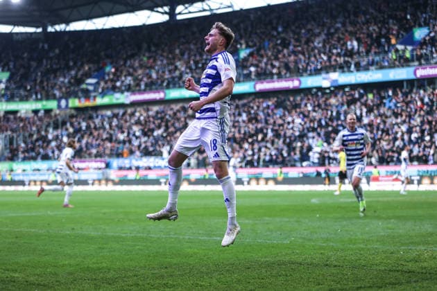 Sport, Football, 3 Liga Season 2025 2026 16 Matchday MSV Duisburg Alemannia Aachen 29 11 2025, schauinsland reisen arena Goal celebration MSV Duisburg after the goal to 2 0 by Steffen Meuer MSV Duisburg, 18 Duisburg schauinsland reisen arena North Rhine-Westphalia Germany
