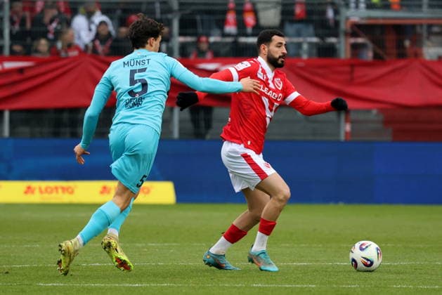 5 Leonhard Münst Cologne, l , 10 Tolcay Cigerci Energie Cottbus Football 3 League 2025 2026 FC Energie Cottbus FC Viktoria Cologne