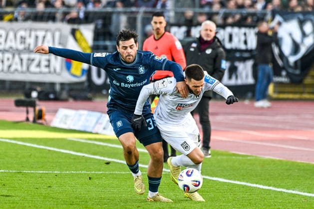 GER, 3 Liga, SSV Ulm 1846 vs TSV 1860 Munich 29 11 2025, Donaustadion, Ulm, GER, 3 Liga, SSV Ulm 1846 vs TSV 1860 Munich, in the picture Kevin Volland Muenchen, 31 , Leon Dajaku SSV Ulm, 43 nordphotoxGmbHx xHafner nph00200