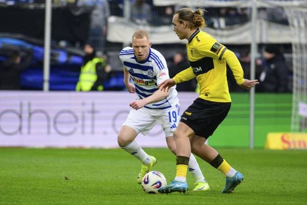 3 Liga MSV Duisburg Alemannia Aachen FOR EDITORIAL PURPOSES ONLY p Soccer 3 Liga MSV Duisburg Alemannia Aachen on 29 11 25 at the Schauinsland Reisen Arena in Duisburg Leon Müller Duisburg Duisburg Copyright JakobxKlos Copyright: JakobxKlos doc83h2g7kqetdizats6ft ,EDITORIAL USE ONLY Copyright: JakobxKlos