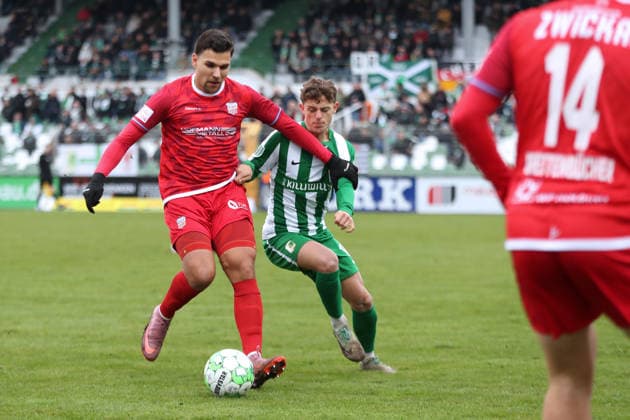 Soccer Regionalliga Nordost BSG Chemie Leipzig FSV Zwickau 29 11 2025 Cemal Sezer 19, FSV Zwickau vs Fynn Seidel 10, Chemie Leipzig Soccer, Regionalliga Nordost, Season 2025 2026, 17 Matchday BSG Chemie Leipzig vs FSV Zwickau on 29 11 2025 at Alfred Kunze Sportpark, Leipzig Leutzsch Copyright: xBEAUTIFULxSPORTS JanxKaeferx