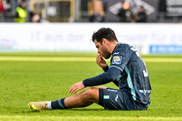 GER, 3 Liga, SSV Ulm 1846 vs TSV 1860 Munich 29 11 2025, Donaustadion, Ulm, GER, 3 Liga, SSV Ulm 1846 vs TSV 1860 Munich, in the picture Kevin Volland Muenchen, 31 was hit in the face by Leon Dajaku SSV Ulm, 43 nordphotoxGmbHx xHafner nph00200