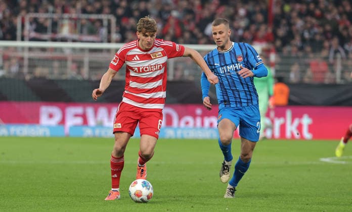 Aljoscha Kemlein on the ball, Adrian Beck duel Match scene Action Sport Football Soccer Bundesliga Men DFL 12 Matchday Season 2025 2026 29 11 2025 1 FC Union Berlin FCU vs 1 FC Heidenheim FCH DFL regulations prohibit any use of photographs as image sequences and or quasi video