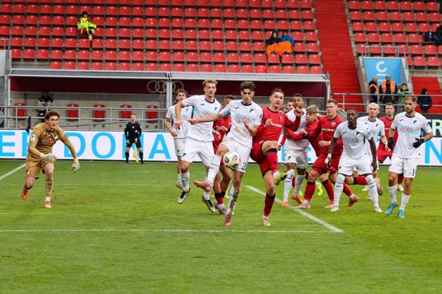 Julian Kuegel FC Ingolstadt 04, Nr 29 tries to get the ball here at the match FC Ingolstadt 04 vs TSG Hoffenheim II, Soccer on 29 11 2025, DFB regulations prohibit any use of photographs as image sequences and or quasi video GER, Soccer, 3 Liga, Matchday 16, 1 FC Ingolstadt vs TSG Hoffenheim II, Soccer, 29 11 2025, Audi Sportpark Ingolstadt Copyright: xEibner-Pressefoto OliverxSTRISCHx EP-OSH