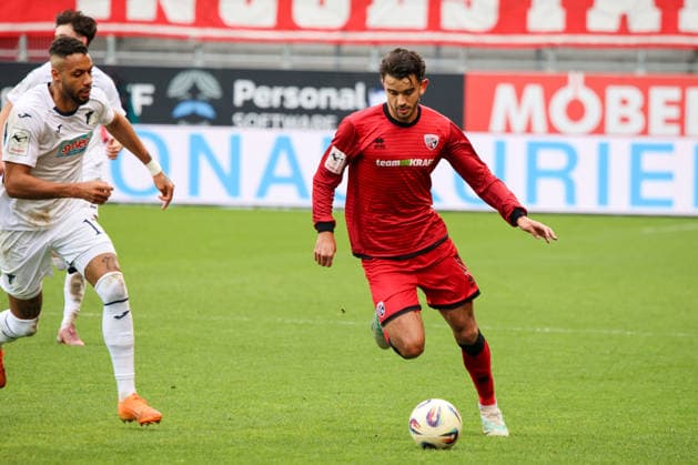 Linus Rosenloecher FC Ingolstadt 04, Nr 19 prevails in the match FC Ingolstadt 04 vs TSG Hoffenheim II, Soccer on 29 11 2025, DFB regulations prohibit any use of photographs as image sequences and or quasi video GER, Soccer, 3 Liga, Matchday 16, 1 FC Ingolstadt vs TSG Hoffenheim II, Soccer, 29 11 2025, Audi Sportpark Ingolstadt Copyright: xEibner-Pressefoto OliverxSTRISCHx EP-OSH