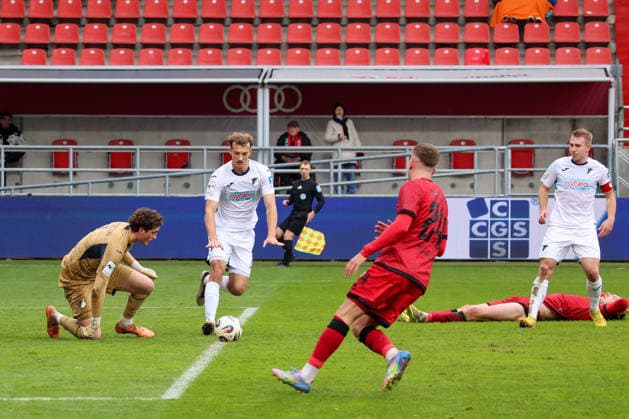 Julian Kuegel FC Ingolstadt 04, Nr 29 at the match FC Ingolstadt 04 vs TSG Hoffenheim II, Soccer on 29 11 2025, DFB regulations prohibit any use of photographs as image sequences and or quasi video GER, Soccer, 3 Liga, Matchday 16, 1 FC Ingolstadt vs TSG Hoffenheim II, Soccer, 29 11 2025, Audi Sportpark Ingolstadt Copyright: xEibner-Pressefoto OliverxSTRISCHx EP-OSH