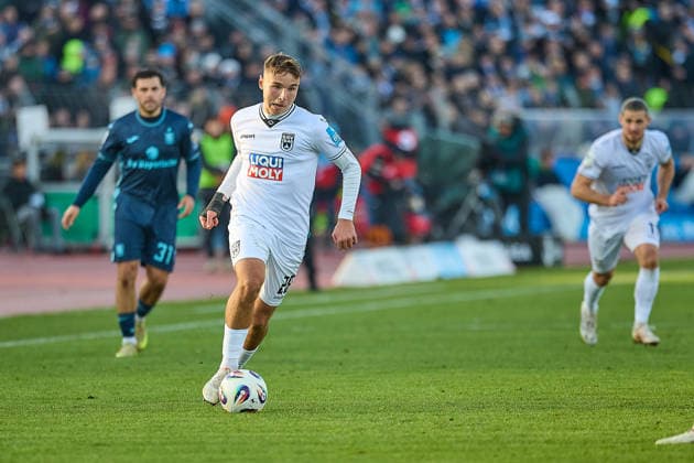 Max Scholze SSV Ulm 1846, 28 GER, SSV Ulm 1846 vs TSV 1860 Muenchen, Football, Men, 3 Liga, Matchday 16, Season 2025 2026, 29 11 2025 DFL, DFB regulations prohibit any use of photographs as image sequences and or quasi video GER, SSV Ulm 1846 vs TSV 1860 Muenchen, Football, Men, 3 Liga, Matchday 16, Season 2025 2026, 29 11 2025 Ulm Copyright: xEibner-Pressefoto GeraldxOelze-dexStoppanyx EP_ODS