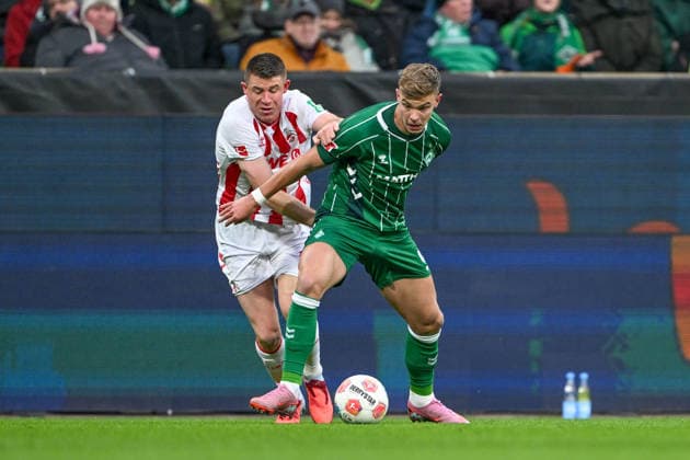 1 Bundesliga SV Werder Bremen 1 FC Köln on 29 11 2025 at Weserstadion in Bremen Dominique Heintz 1 FC Koeln in duel against Keke Topp Bremen MT