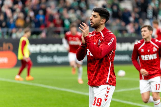 Cenk Oezkacar 1 FC Koeln, 39 warming up, Warm up before the start of the match, GER, SV Werder Bremen vs 1 FC Koeln, Football, Bundesliga, Matchday 12, Season 2025 2026, 29 11 2025 DFL REGULATIONS PROHIBIT ANY USE OF PHOTOGRAPHS AS IMAGE SEQUENCES AND OR QUASI VIDEO GER, SV Werder Bremen vs 1 FC Koeln, Football, Bundesliga, Matchday 12, Season 2025 2026, 29 11 2025 Bremen Copyright: xEibner-Pressefoto MaxxVincenx EP_MVN