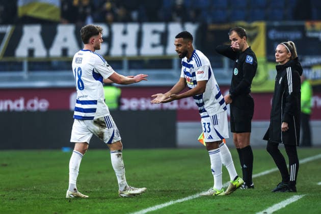 Sports, football, 3 league season 2025 2026 16 matchday MSV Duisburg Alemannia Aachen 29 11 2025, schauinsland reisen arena Steffen Meuer MSV Duisburg, 18 Jesse Tugbenyo MSV Duisburg, 33 Duisburg schauinsland reisen arena North Rhine-Westphalia Germany
