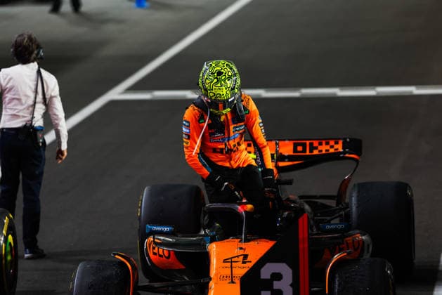 Formula 1 Qatar Airways Qatar Grand Prix 2025 Alexis Perrin OVERTAKE MAXPPP - Lusail 29 11 2025 04 NORRIS Lando (gbr), McLaren F1 Team, action at the Formula 1 Qatar Airways Qatar Grand Prix 2025, the 23rd round of the 2025 FIA Formula 1 World Championship, WM, Weltmeisterschaft at the Lusail International Circuit in Lusail, Qatar, from 27 to 30 November 2025 Lusail Qatar  Copyright: xOVERTAKE MAXPPPxAlexisxPerrinx OVT202511299330 OVT202511299330