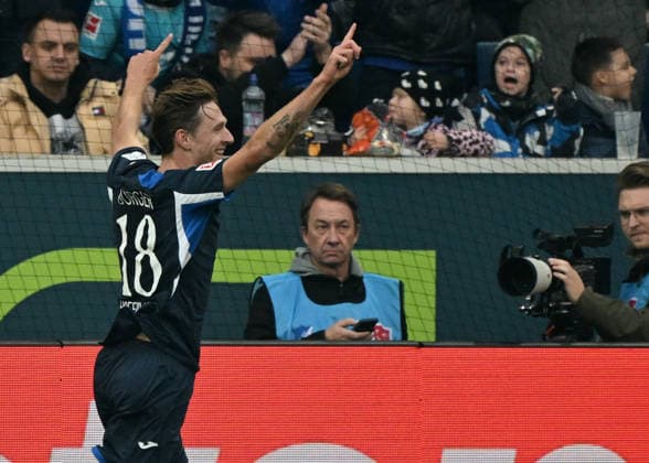 29 11 2025, xjhx, Soccer 1 Bundesliga, TSG 1899 Hoffenheim FC Augsburg v l Wouter Burger 1899 Hoffenheim celebrate the goal, Der Torjubel zum 2 0 DFL DFB REGULATIONS PROHIBIT ANY USE OF PHOTOGRAPHS as IMAGE SEQUENCES and or QUASI VIDEO Sinsheim