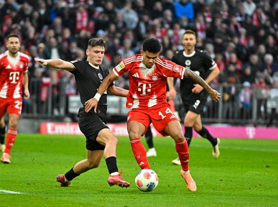 29 11 2025, Soccer Bundesliga 2025 2026, Matchday 12, FC Bayern Munich FC St Pauli, at the Allianz Arena Munich, v l Oladapo Afolayan FC St Pauli vs Luis Diaz FC Bayern Munich DFL and DFB regulations prohibit any use of photographs as image sequences and or quasi video