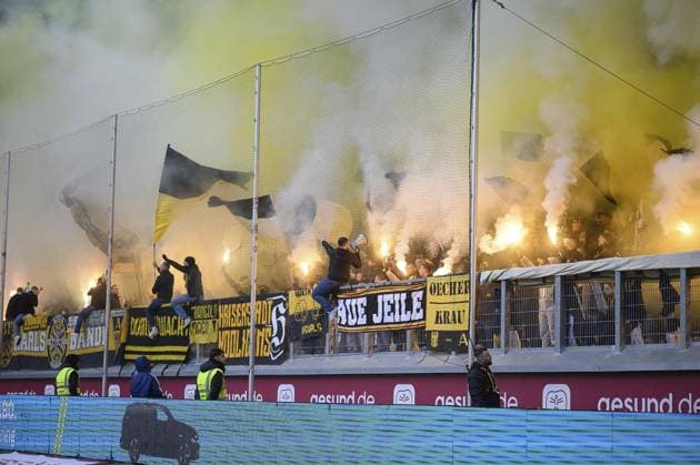 3 Liga MSV Duisburg Alemannia Aachen FOR EDITORIAL PURPOSES ONLY p Soccer 3 Liga MSV Duisburg Alemannia Aachen on 29 11 25 at the Schauinsland Reisen Arena in Duisburg Fans of Alemannia Aachen Duisburg Copyright JakobxKlos Copyright: JakobxKlos doc83h34a9jj741can6569n ,EDITORIAL USE ONLY Copyright: JakobxKlos