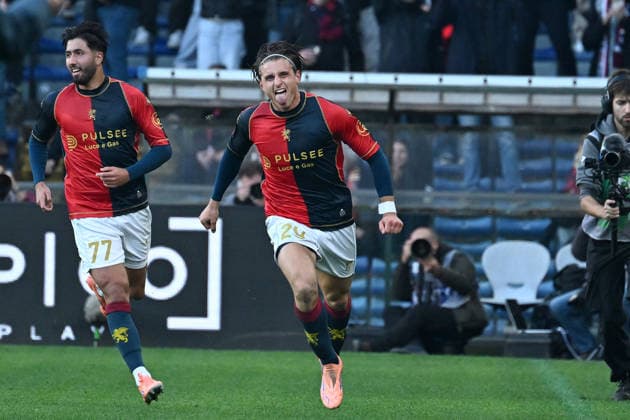Lorenzo Colombo of Genoa celebrates after scoring his side first goal during the Serie A soccer match between Genoa and Hellas Verona at the Luigi Ferraris Stadium in Genoa, Italy - Saturday, November 29, 2025. - Soccer .  Copyright: xTanoxPecoraro LaPressex