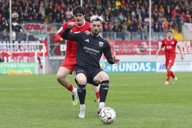 Regionalliga West Rot Weiß Oberhausen 1 FC Bocholt FOR EDITORIAL PURPOSES ONLY EDITORIAL USE ONLY p Drew Murray, Cedric Euschen RWO 1 FC Bocholt Location Oberhausen, Stadion Niederrhein Date 29 11 2025 Germany NRW Oberhausen Copyright MichaxKorb Copyright: MichaxKorb doc83h34c3eppx1dv6lsdty ,EDITORIAL USE ONLY Copyright: MichaxKorb