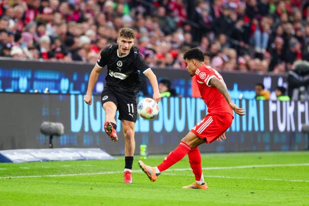 Arkadiusz Pyrka 11, FC St Pauli and Luis Diaz 14, FC Bayern München at the match between FC Bayern München v FC St Pauli, Football, Men, Bundesliga, 2025 2026, Matchday 12 on 29 11 2025 in Munich, Allianz Arena DFL and DFB regulations prohibit any use of photographs as image sequences and or quasi video Bayern Germany