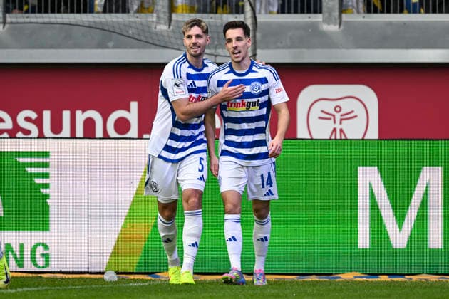 Conor Noß Noss Duisburg 14 cheers after scoring 1 0 with Tobias Fleckstein Duisburg 5 29 11 2025 Soccer MSV Duisburg vs SV Alemannia Aachen, Schauinsland Reisen Arena, Duisburg, DFB DFL REGULATIONS PROHIBIT ANY USE OF PHOTOGRAPHS AS IMAGE SEQUENCES AND OR QUASI VIDEO Copyright: xpepphotox xPeterxEppingerx pep00321, pep_20251129_hm_216054