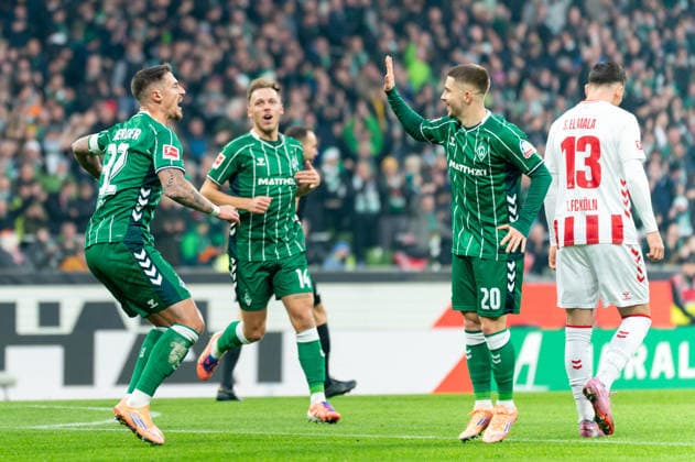 Goal for 1 0 Marco Friedl SV Werder Bremen, 32 , cheers with Romano Schmid SV Werder Bremen, 20 and Senne Lynen SV Werder Bremen, 14 , GER, SV Werder Bremen vs 1 FC Koeln, Football, Bundesliga, Matchday 12, Season 2025 2026, 29 11 2025 DFL REGULATES PROHIBIT ANY USE OF PHOTOGRAPHS AS IMAGE SEQUENCES AND OR QUASI VIDEO GER, SV Werder Bremen vs 1 FC Koeln, Football, Bundesliga, Matchday 12, Season 2025 2026, 29 11 2025 Bremen Copyright: xEibner-Pressefoto MaxxVincenx EP_MVN