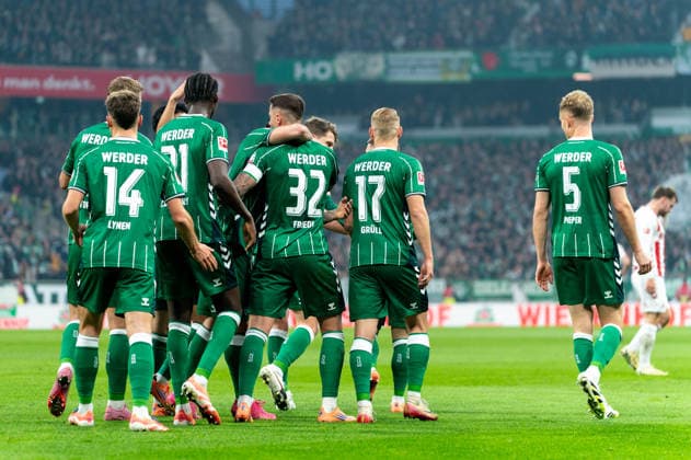 Goal for 1 0 Marco Friedl SV Werder Bremen, 32 , cheers with Senne Lynen SV Werder Bremen, 14 , Karim Coulibaly SV Werder Bremen, 31 , Marco Gruell SV Werder Bremen, 17 , Amos Pieper SV Werder Bremen, 05 , GER, SV Werder Bremen vs 1 FC Koeln, Soccer, Bundesliga, Matchday 12, Season 2025 2026, 29 11 2025 DFL REGULATIONS PROHIBIT ANY USE OF PHOTOGRAPHS AS IMAGE SEQUENCES AND OR QUASI VIDEO GER, SV Werder Bremen vs 1 FC Koeln, Football, Bundesliga, Matchday 12, Season 2025 2026, 29 11 2025 Bremen Copyright: xEibner-Pressefoto MaxxVincenx EP_MVN