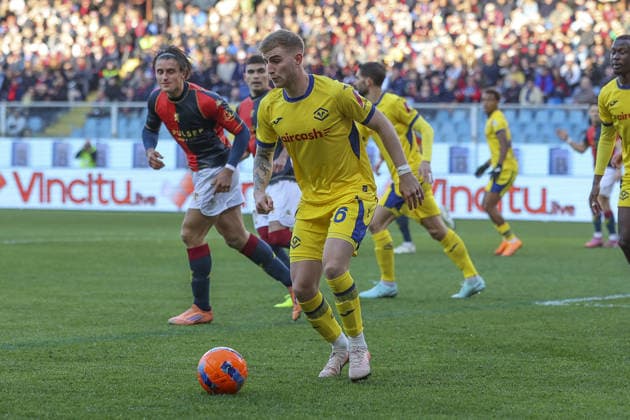 CALCIO - Serie A - Genoa CFC vs Hellas Verona FC Nicolas Valentini of Hellas Verona FC play the ball during Genoa CFC vs Hellas Verona FC, 13Â° Serie A Enilive 2025-26 game at Luigi Ferraris stadium in Genova (GE), Italy, on November 29, 2025. Genoa Italy  Copyright: xIPAxSport ABACAx