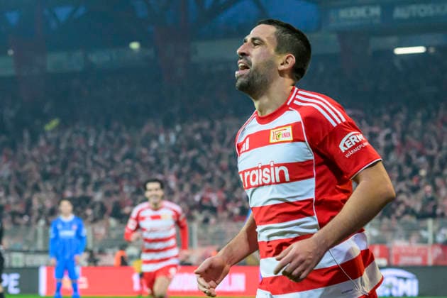 in the picture from left Rani Khedira 1 FC Union , goal, hit, jubilation, goal celebration, joy, enthusiasm, celebrating, celebreting the goal, joy, jubilation, cheering, after his goal for 1 0 in the 43 minute, GER, Berlin, 1 FC Union Berlin vs 1 FC Heidenheim 1846, 1 Bundesliga, Football, DFB, Season 2025 2026, Alte Foersterei, Matchday 12, DFB DFL REGULATES PROHIBIT ANY USE OF PHOTOGRAPHS AS IMAGE SEQUENCES AND OR QUASI VIDEO, 29 11 25, Copyright: HMBxMedia UwexKoch