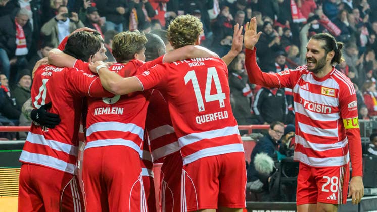 in the picture from left Rani Khedira 1 FC Union , goal, hit, jubilation, goal celebration, joy, enthusiasm, celebrating, celebreting the goal, joy, jubilation, cheering, after his goal for 1 0 in the 43 minute, GER, Berlin, 1 FC Union Berlin vs 1 FC Heidenheim 1846, 1 Bundesliga, Football, DFB, Season 2025 2026, Alte Foersterei, Matchday 12, DFB DFL REGULATES PROHIBIT ANY USE OF PHOTOGRAPHS AS IMAGE SEQUENCES AND OR QUASI VIDEO, 29 11 25, Copyright: HMBxMedia UwexKoch