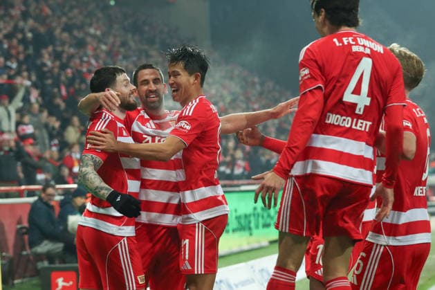 29 11 2025, xtgx, Fussball 1 Bundesliga, 1 FC Union Berlin 1 FC Heidenheim emspor, v l Rani Khedira Union Berlin, 8 Jubel, Torjubel, jubelt ueber das Tor, celebrate the goal, celebration DFL DFB REGULATIONS PROHIBIT ANY USE OF PHOTOGRAPHS as IMAGE SEQUENCES and or QUASI VIDEO Berlin