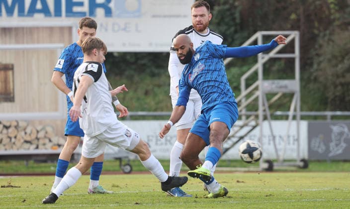 Freiberg , Soccer Regionalliga Südwest SGV Freiberg vs FSV Frankfurt , from left Timo Hildmann FSV Meghon Valpoort Freiberg