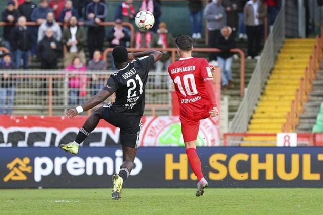 Regionalliga West Rot Weiß Oberhausen 1 FC Bocholt FOR EDITORIAL PURPOSES ONLY EDITORIAL USE ONLY p Moritz Stoppelkamp on his goal for 2 0 He lifted the ball over goalkeeper Lucas Fox into the goal Even defender Jeff Mensah could not stop the shot RWO 1 FC Bocholt Place Oberhausen, Stadion Niederrhein Date 29 11 2025 Germany NRW Oberhausen Copyright MichaxKorb Copyright: MichaxKorb doc83h3cjzs0k5e2vw4gkt ,EDITORIAL USE ONLY Copyright: MichaxKorb