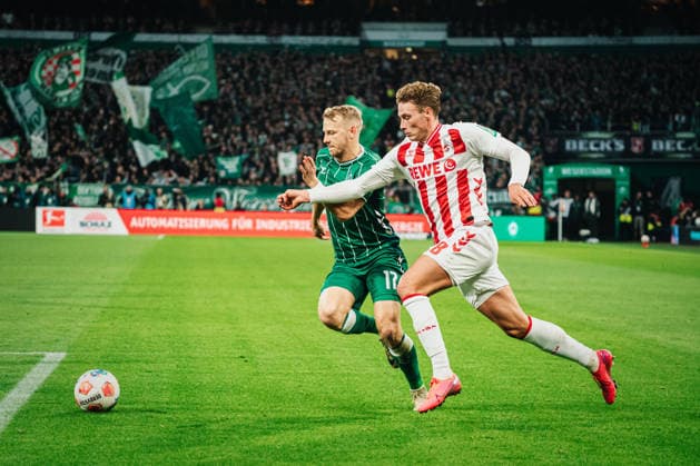 1 Bundesliga SV Werder Bremen vs 1 FC Köln, 29 11 2025 Marco Grüll Werder Bremen, 17 vs Sebastian Sebulonsen 1 FC Köln, 28 Football, 1 Bundesliga, Matchday 12 SV Werder Bremen vs 1 FC Köln on 29 11 2025 at Weserstadion, Bremen DFL REGULATIONS PROHIBIT ANY USE OF PHOTOGRAPHS AS IMAGE SEQUENCES AND OR QUASI VIDEO Copyright: xBEAUTIFULxSPORTS Tonhäuserx