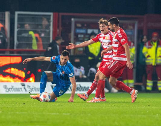Soccer, Men, Season 2025 2026, 1 Bundesliga 12 Matchday , 1 FC Union Berlin 1 FC Heidenheim, v l Marvin Pieringer Heidenheim , Aljoscha Kemlein 1 FC Union Berlin , Rani Khedira 1 FC Union Berlin , 29 11 2025, Copyright: xSebastianxRäppold MatthiasxKochx