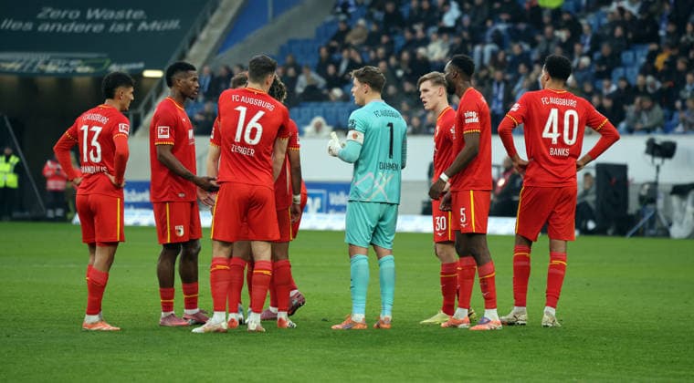29 11 25 TSG 1899 Hoffenheim FC Augsburg Germany, Sinsheim, 29 11 2025, Football, Bundesliga, Season 2025 2026, TSG 1899 Hoffenheim FC Augsburg Finn Dahmen FC Augsburg
