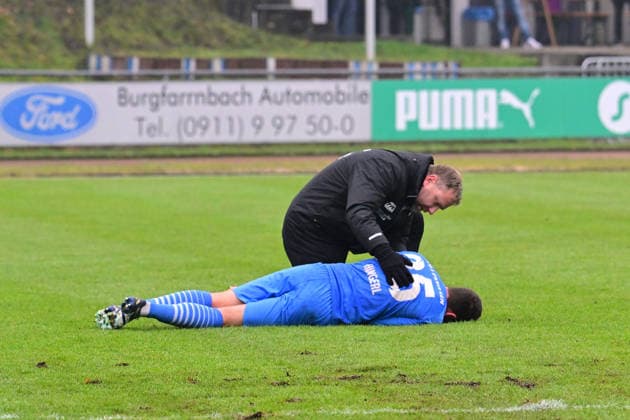 29 11 2025 Soccer Season 2025 2026 Regionalliga Bayern 20 Matchday SpVgg Greuther Fürth Fuerth II U23 FV Illertissen AlSch xalxscx Marco Hingerl 25, FV Illertissen FVI injured on the ground