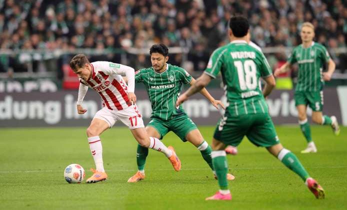 Photo Alessio CASTRO MONTES Cologne vs Yukinari SUGAWARA Werder Football 1 Bundesliga , Matchday 12 on Sat 29 11 2025 Werder Bremen 1 FC Cologne