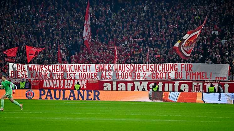 29 11 2025, Soccer Bundesliga 2025 2026, Matchday 12, FC Bayern Munich FC St Pauli, at the Allianz Arena Munich, The probability of a house search for this cartoon is higher than 0.0043 Grote du Pimmel DFL and DFB regulations prohibit any use of photographs as image sequences and or quasi video