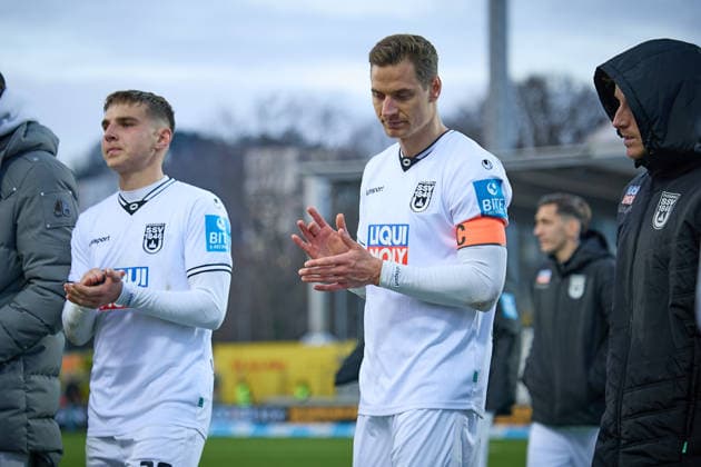 Max Scholze SSV Ulm 1846, 28 and Dennis Dressel SSV Ulm 1846, 14 dejected after the end of the match GER, SSV Ulm 1846 vs TSV 1860 Muenchen, Football, Men, 3 Liga, Matchday 16, Season 2025 2026, 29 11 2025 DFL, DFB regulations prohibit any use of photographs as image sequences and or quasi video GER, SSV Ulm 1846 vs TSV 1860 Muenchen, Fußball, Herren, 3 Liga, 16 Spieltag, Spielzeit 2025 2026, 29 11 2025 Ulm Copyright: xEibner-Pressefoto GeraldxOelze-dexStoppanyx EP_ODS