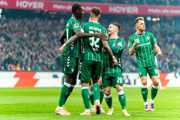 Goal for 1 0 Marco Friedl SV Werder Bremen, 32 cheers with Karim Coulibaly SV Werder Bremen, 31 , Romano Schmid SV Werder Bremen, 20 , Senne Lynen SV Werder Bremen, 14 , GER, SV Werder Bremen vs 1 FC Koeln, Soccer, Bundesliga, Matchday 12, Season 2025 2026, 29 11 2025 DFL REGULATES PROHIBIT ANY USE OF PHOTOGRAPHS AS IMAGE SEQUENCES AND OR QUASI VIDEO GER, SV Werder Bremen vs 1 FC Koeln, Football, Bundesliga, Matchday 12, Season 2025 2026, 29 11 2025 Bremen Copyright: xEibner-Pressefoto MaxxVincenx EP_MVN